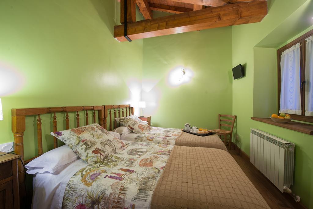 Ekolanda Guest House Esnoz Cameră foto